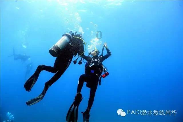 畅享耳中世界,RG05《荒野行动》特别联动款耳机正式发布
